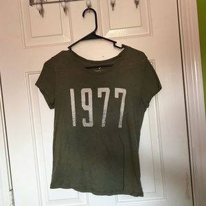 Army green graphic tee size M